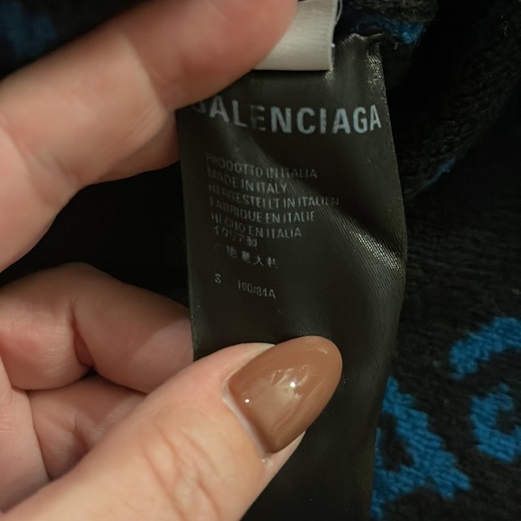 Balenciaga Wool Cardigan V Neck worn 2 x in like new condition - Picture 4 of 6